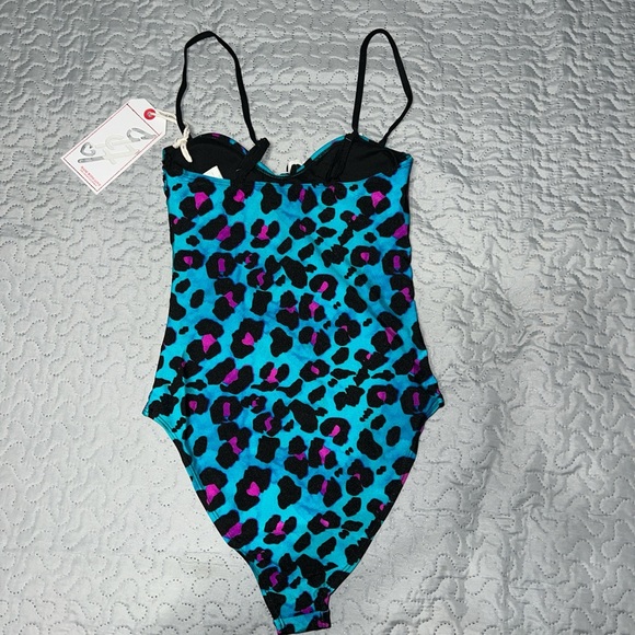 iron fist one piece swimsuit bathing suit swimwear beach summer leopard cheetah - Picture 4 of 4